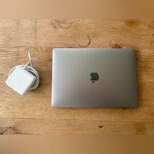 Apple MacBook Pro Space Gray Laptop with Charger 2019
